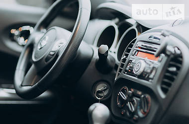 Позашляховик / Кросовер Nissan Juke 2013 в 