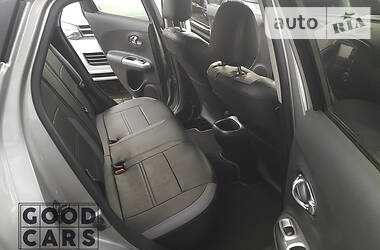 Позашляховик / Кросовер Nissan Juke 2011 в 