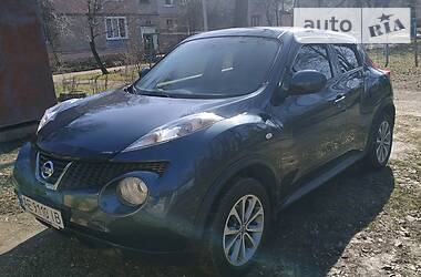 Позашляховик / Кросовер Nissan Juke 2012 в 