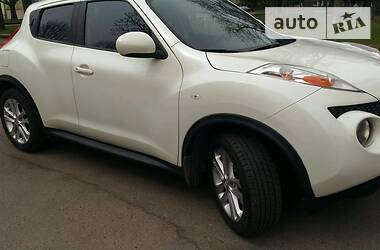 Позашляховик / Кросовер Nissan Juke 2011 в 
