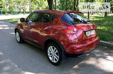 Позашляховик / Кросовер Nissan Juke 2014 в 