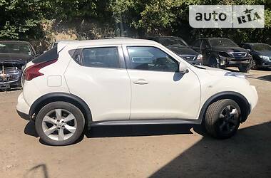 Позашляховик / Кросовер Nissan Juke 2012 в 