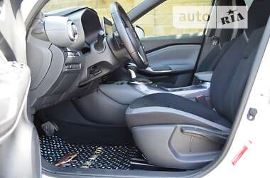 Позашляховик / Кросовер Nissan Juke 2022 в 