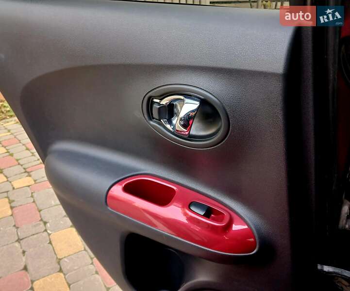 Позашляховик / Кросовер Nissan Juke 2015 в Києві