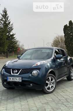 Внедорожник / Кроссовер Nissan Juke 2010 в Буче