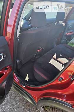 Позашляховик / Кросовер Nissan Juke 2012 в Радивиліві