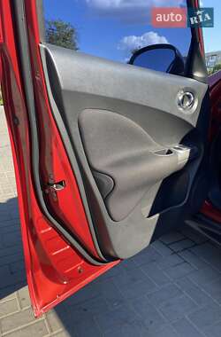 Позашляховик / Кросовер Nissan Juke 2012 в Лозовій