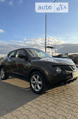 Внедорожник / Кроссовер Nissan Juke 2011 в Нововолынске