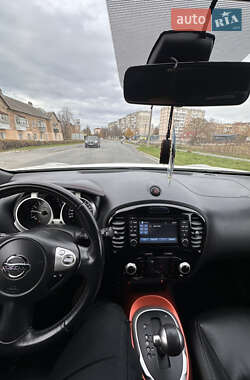 Внедорожник / Кроссовер Nissan Juke 2018 в 