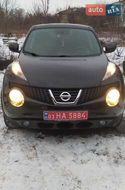 Внедорожник / Кроссовер Nissan Juke 2011 в Хороле