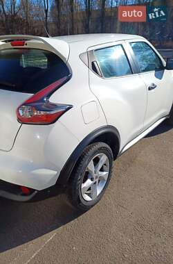 Внедорожник / Кроссовер Nissan Juke 2019 в 