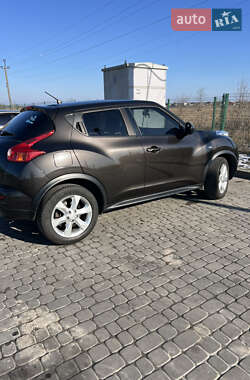 Внедорожник / Кроссовер Nissan Juke 2011 в 