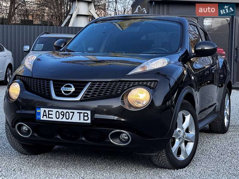 Внедорожник / Кроссовер Nissan Juke 2011 в 
