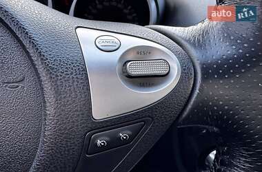 Внедорожник / Кроссовер Nissan Juke 2011 в 