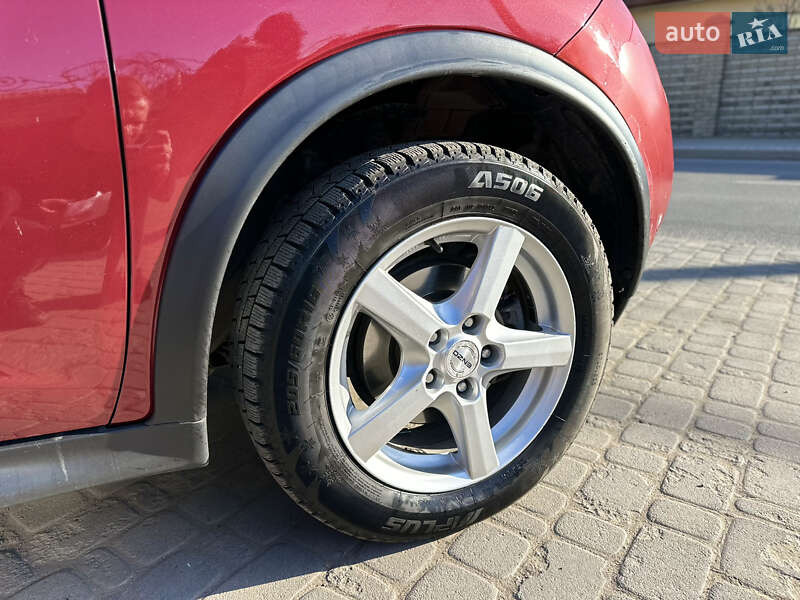 Позашляховик / Кросовер Nissan Juke 2011 в Чернівцях