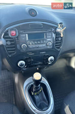 Внедорожник / Кроссовер Nissan Juke 2010 в 