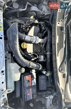 Внедорожник / Кроссовер Nissan Juke 2010 в 