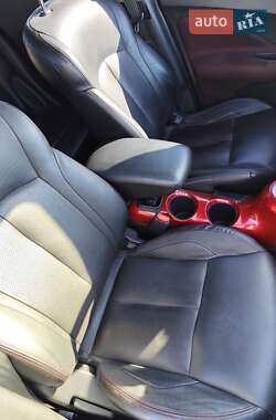 Внедорожник / Кроссовер Nissan Juke 2012 в 