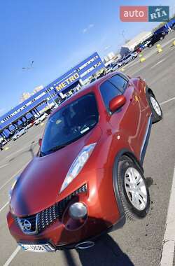 Внедорожник / Кроссовер Nissan Juke 2012 в 