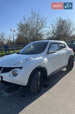 Внедорожник / Кроссовер Nissan Juke 2011 в 