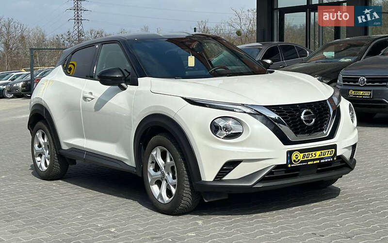 Внедорожник / Кроссовер Nissan Juke 2022 в 