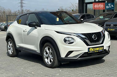Внедорожник / Кроссовер Nissan Juke 2022 в 