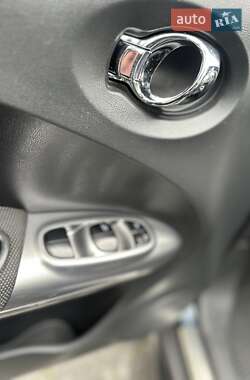 Внедорожник / Кроссовер Nissan Juke 2010 в 