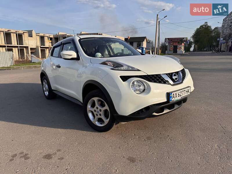 Внедорожник / Кроссовер Nissan Juke 2017 в 