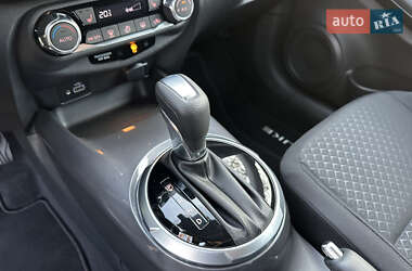 Позашляховик / Кросовер Nissan Juke 2022 в 