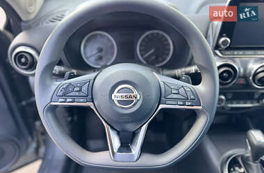 Внедорожник / Кроссовер Nissan Juke 2021 в 