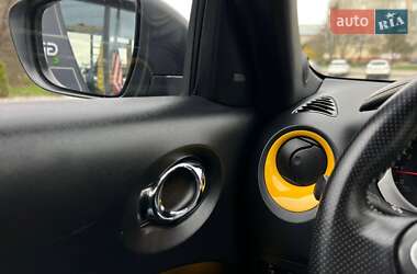 Внедорожник / Кроссовер Nissan Juke 2017 в 