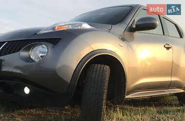 Внедорожник / Кроссовер Nissan Juke 2014 в 