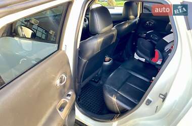Внедорожник / Кроссовер Nissan Juke 2011 в 