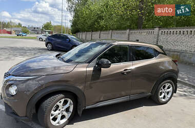 Внедорожник / Кроссовер Nissan Juke 2022 в 