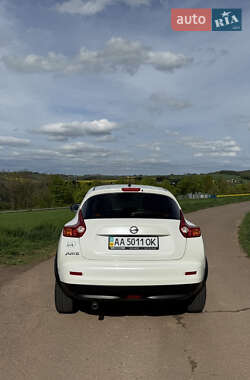 Позашляховик / Кросовер Nissan Juke 2014 в 