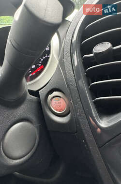 Внедорожник / Кроссовер Nissan Juke 2012 в 