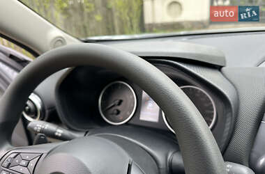 Позашляховик / Кросовер Nissan Juke 2022 в 