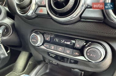 Внедорожник / Кроссовер Nissan Juke 2022 в 