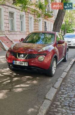 Внедорожник / Кроссовер Nissan Juke 2013 в 