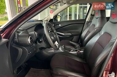 Позашляховик / Кросовер Nissan Juke 2021 в 