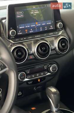 Позашляховик / Кросовер Nissan Juke 2021 в 