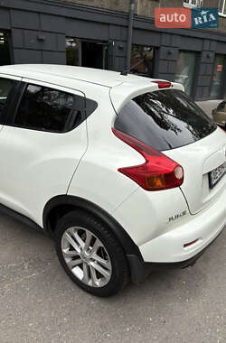 Внедорожник / Кроссовер Nissan Juke 2012 в 