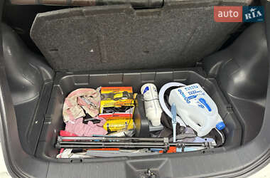 Внедорожник / Кроссовер Nissan Juke 2012 в 