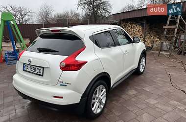 Позашляховик / Кросовер Nissan Juke 2013 в 