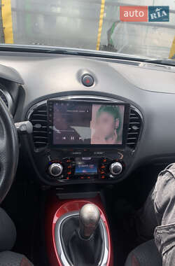 Внедорожник / Кроссовер Nissan Juke 2011 в 