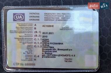 Позашляховик / Кросовер Nissan Juke 2010 в 