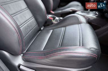 Внедорожник / Кроссовер Nissan Juke 2014 в 
