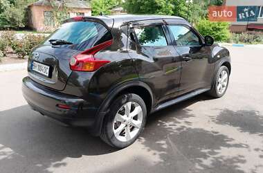 Позашляховик / Кросовер Nissan Juke 2011 в 