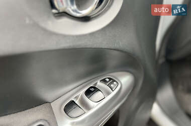 Внедорожник / Кроссовер Nissan Juke 2011 в 