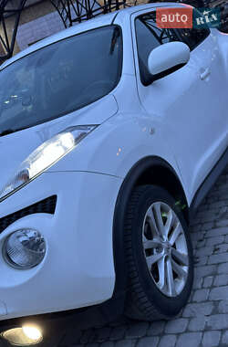 Позашляховик / Кросовер Nissan Juke 2014 в 